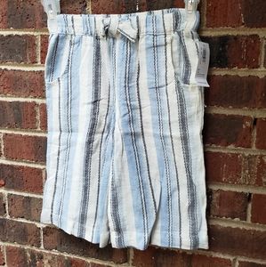 Girl's Old Navy Capris